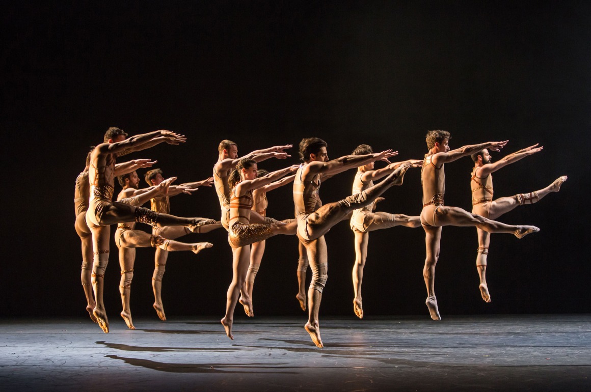 “Wahada” originariamente previsto dal Ballet du Grand Théâtre de Genève, sarà sostituito da “CARMINA BURANA”