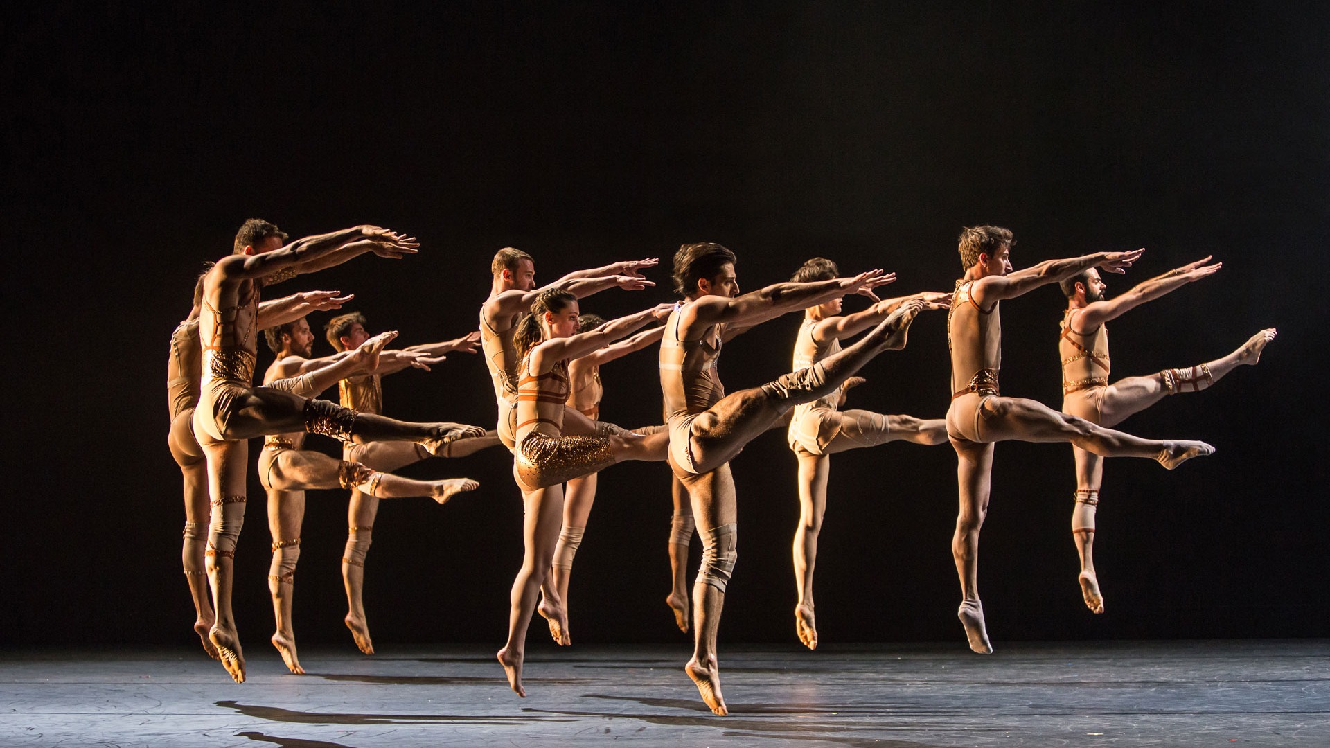“Wahada” originariamente previsto dal Ballet du Grand Théâtre de Genève, sarà sostituito da “CARMINA BURANA”